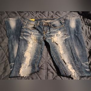 Machine Distressed Bedazzled Jeans juniors 3 / 27